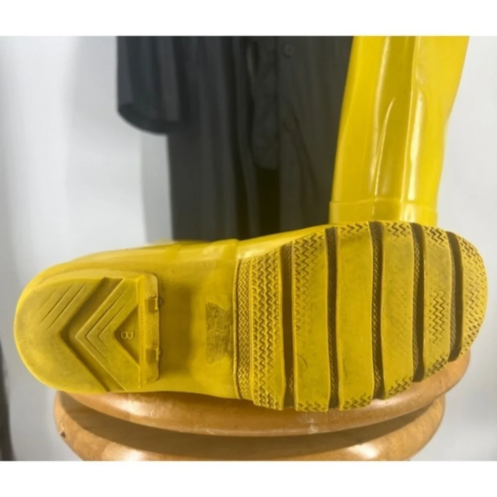 Hunter tall yellow unisex, rain boot M5 W6